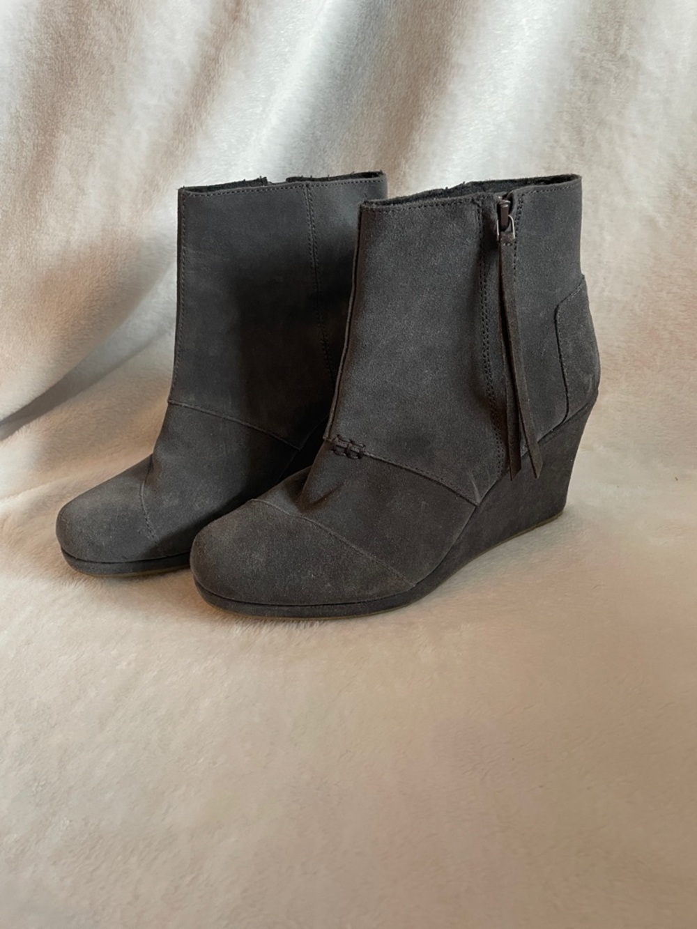 Toms Gray ankle booties size 8.5